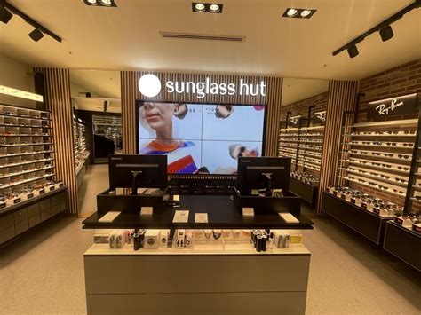 Sunglass Hut Frankston .